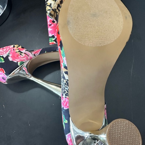 🆕Betsey Johnson KYLIEE Floral Bow Pumps - Picture 13 of 17